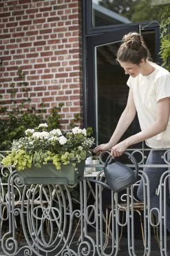 Balkonbak Elho Green Basics XL Allin1 55cm - Bladgroen 7 Balkonbak Elho Green Basics XL Allin1 55cm - Bladgroen -Tuin Buitenwinkel green basics balkonbak xl allin1 55cm plantenbak bladgroen 7 14